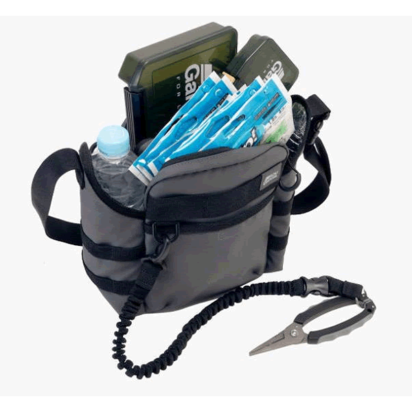 Abu Garcia LIGHT GAME SHOULDER BAG 18x23x10cm COATING BLACK