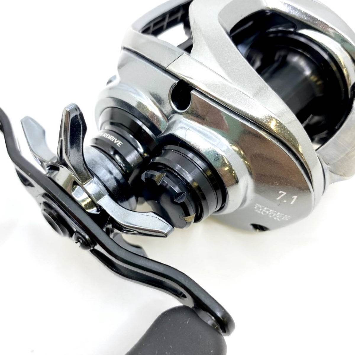 DAIWA 20 STEEZ LTD SV TW 1000HL - Britannic Trade
