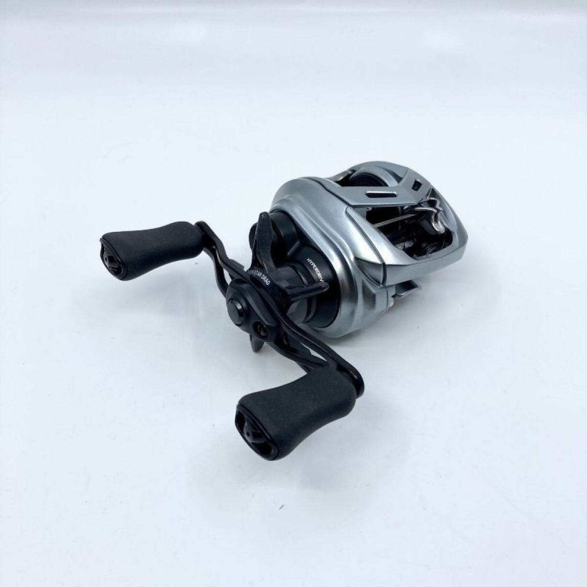 DAIWA 20 ALPHAS SV TW 800XH - Britannic Trade