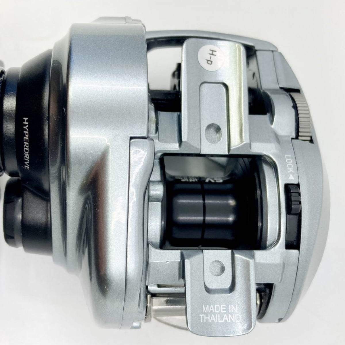 DAIWA 20 ALPHAS SV TW 800XH - Britannic Trade