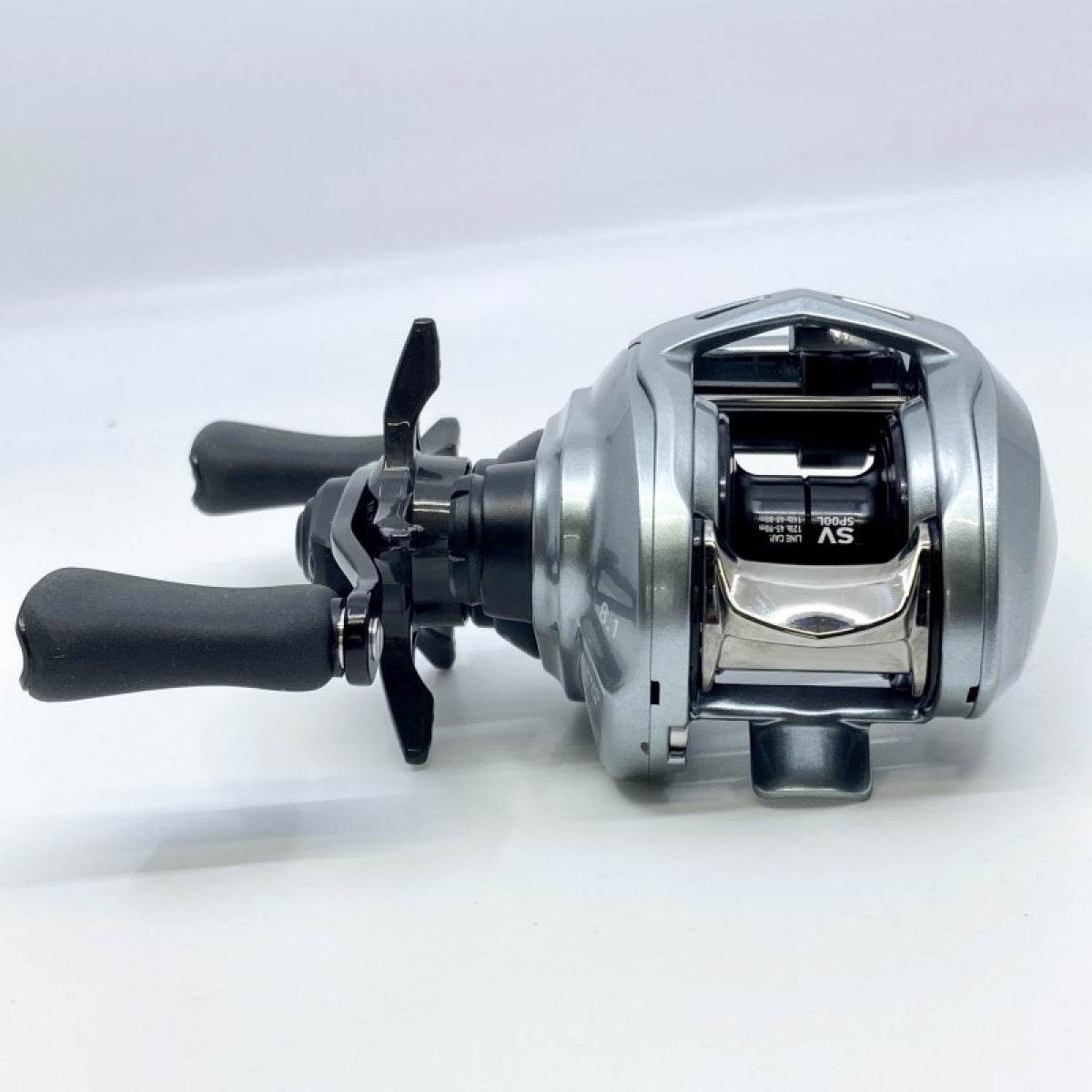 DAIWA 20 ALPHAS SV TW 800XHL - Britannic Trade