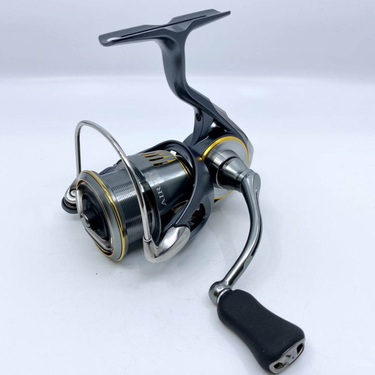 DAIWA 23 AIRITY PC LT2500 - Britannic Trade