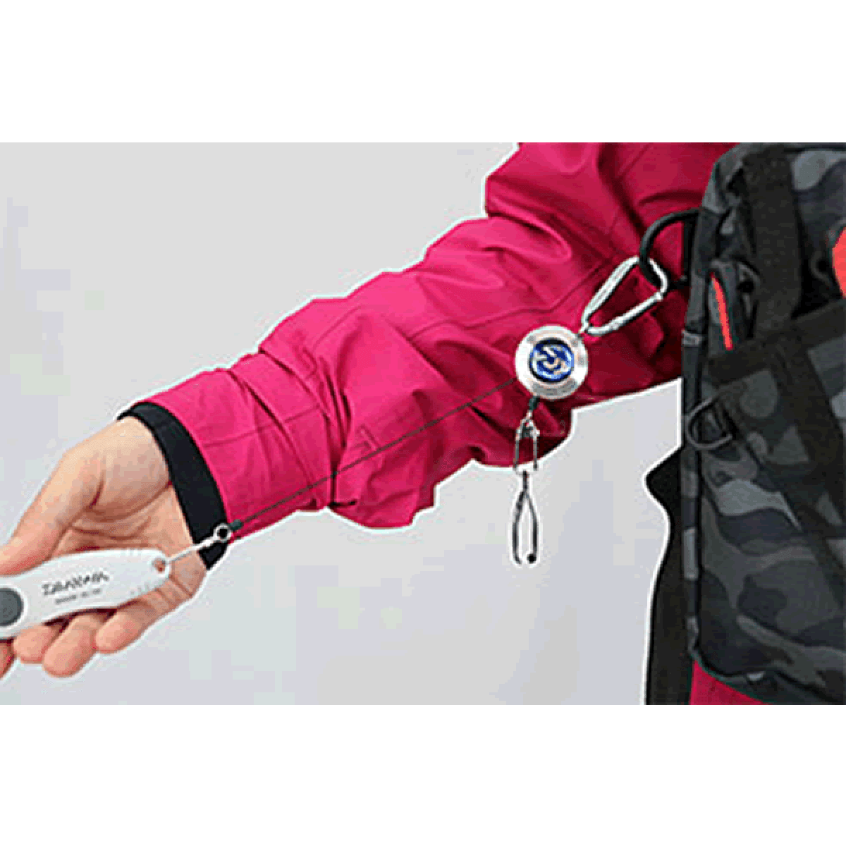 DAIWA CARABINER ON REEL DOUBLE 800 Lead: 80cm BLUE - Britannic Trade