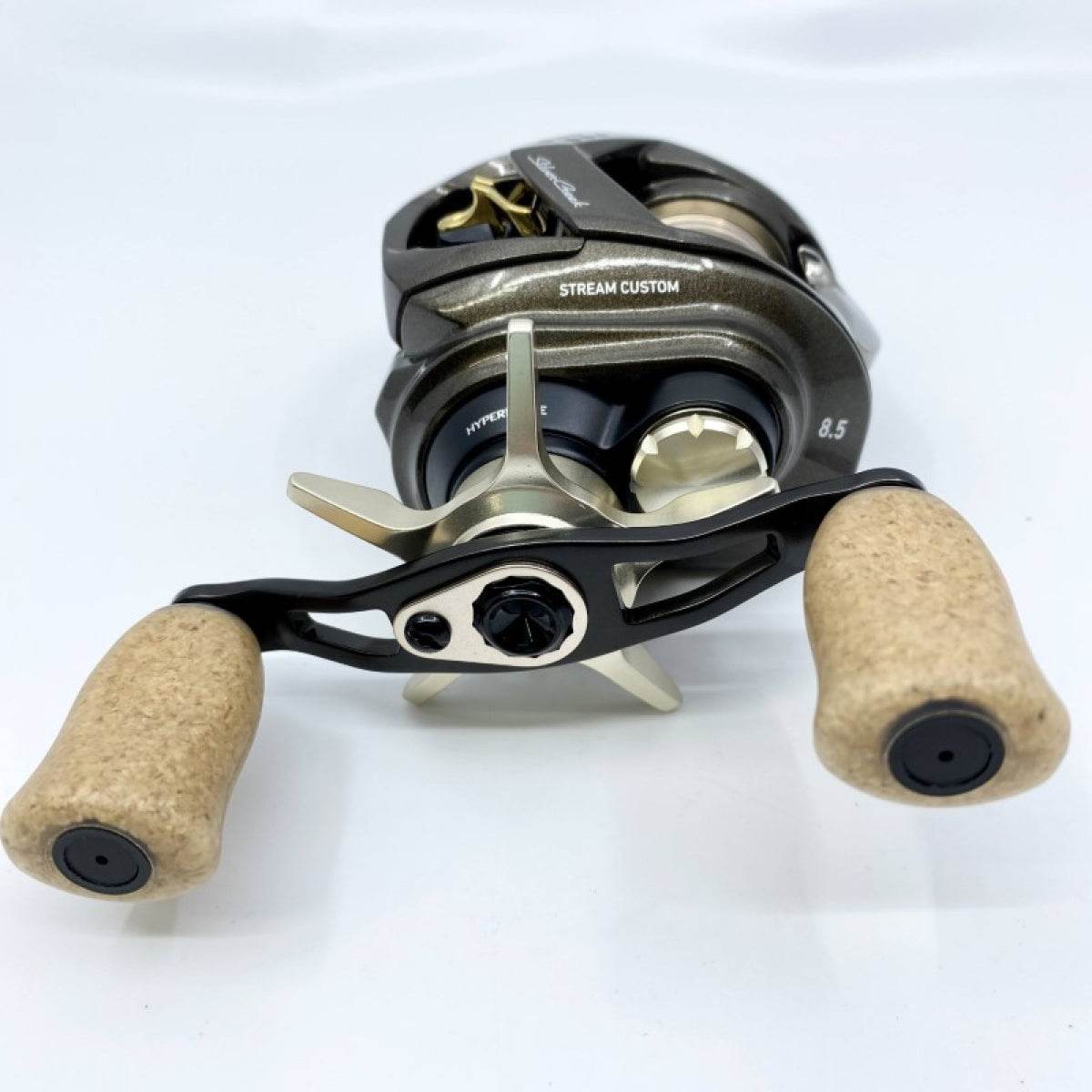 DAIWA 22 SILVER CREEK AIR TW STREAM CUSTOM 8.5L - Britannic Trade