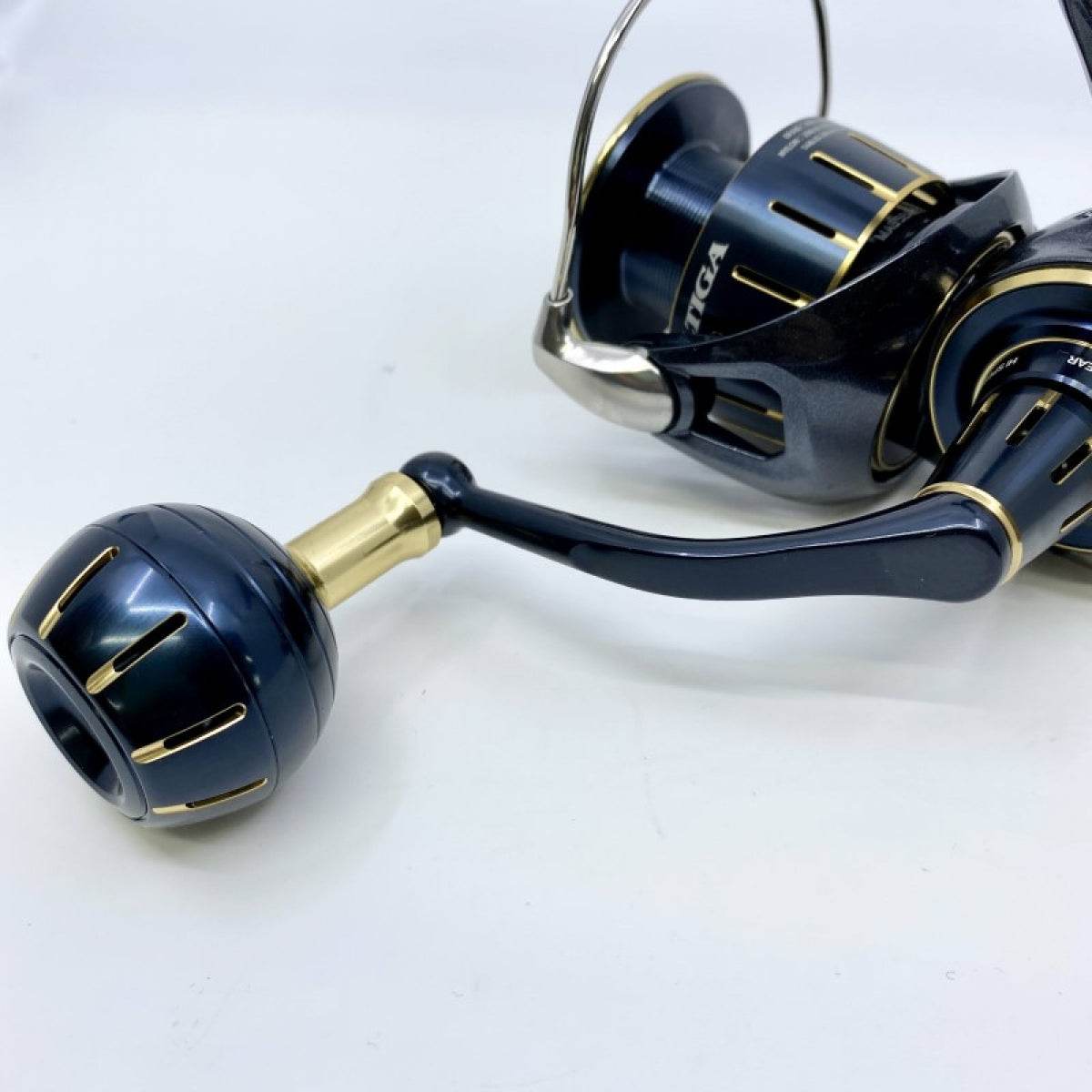 DAIWA 23 SALTIGA 4000-H - Britannic Trade