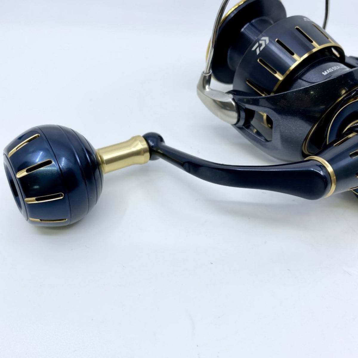 DAIWA 23 SALTIGA 4000-XH - Britannic Trade
