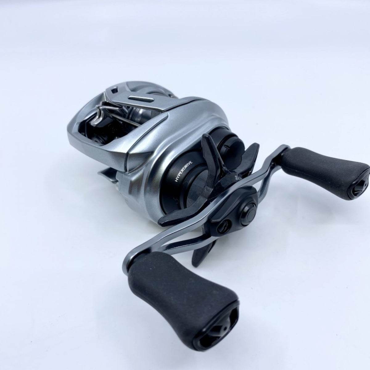 DAIWA 22 ALPHAS SV TW 800S-XHL - Britannic Trade
