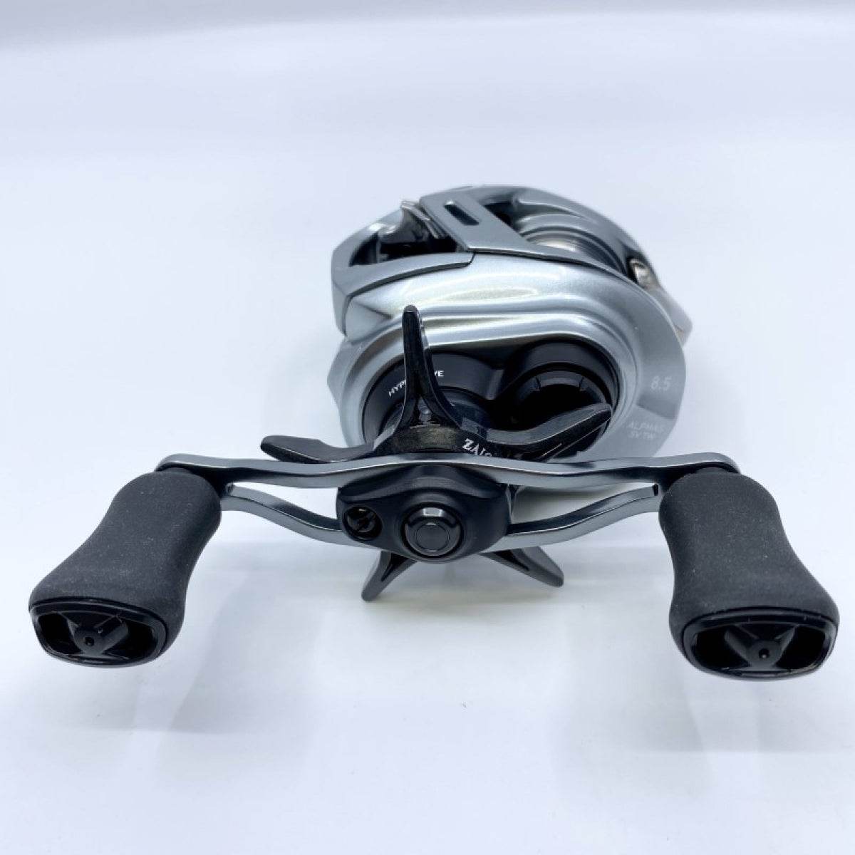 DAIWA 22 ALPHAS SV TW 800S-XHL - Britannic Trade