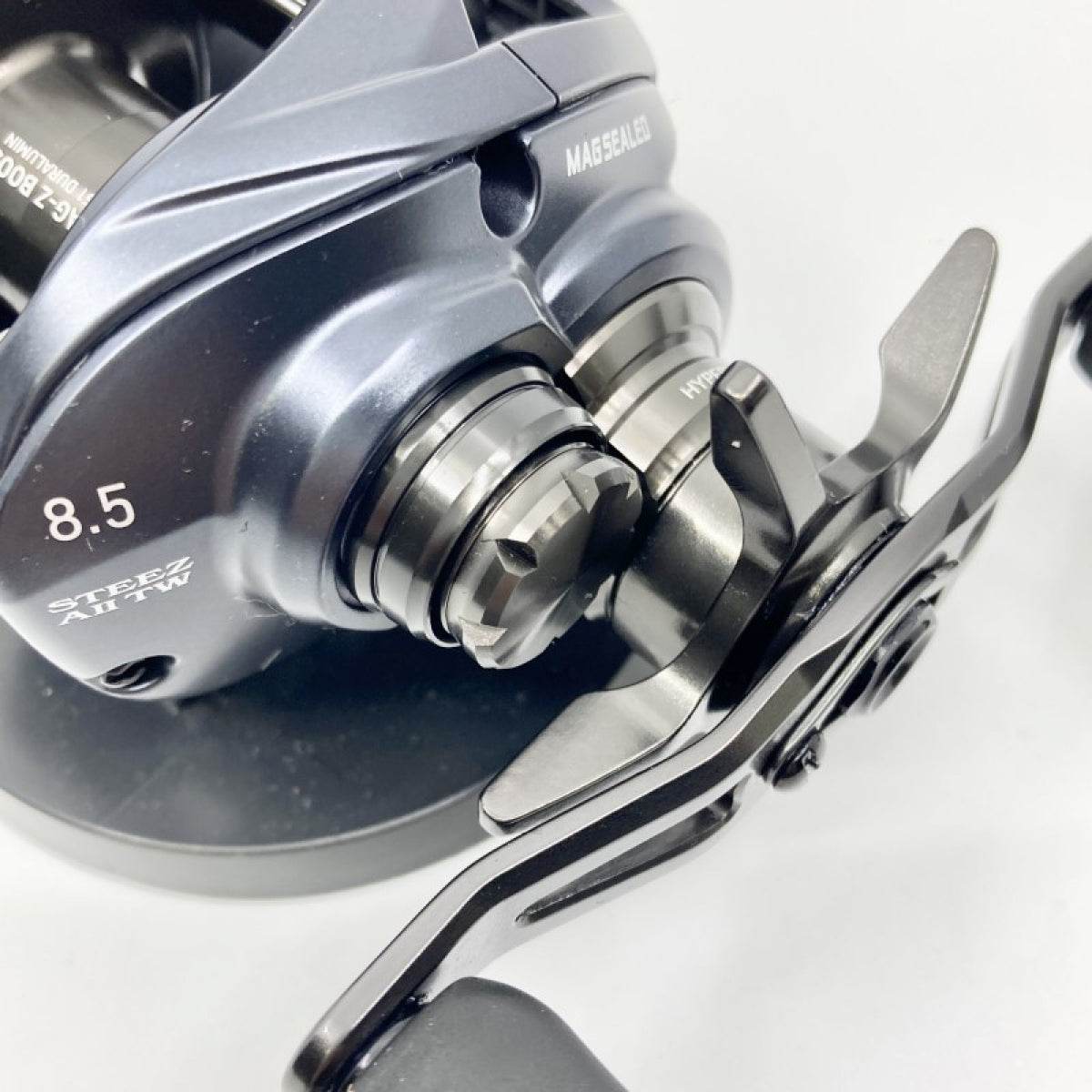 DAIWA 23 STEEZ A II TW 1000XH - Britannic Trade