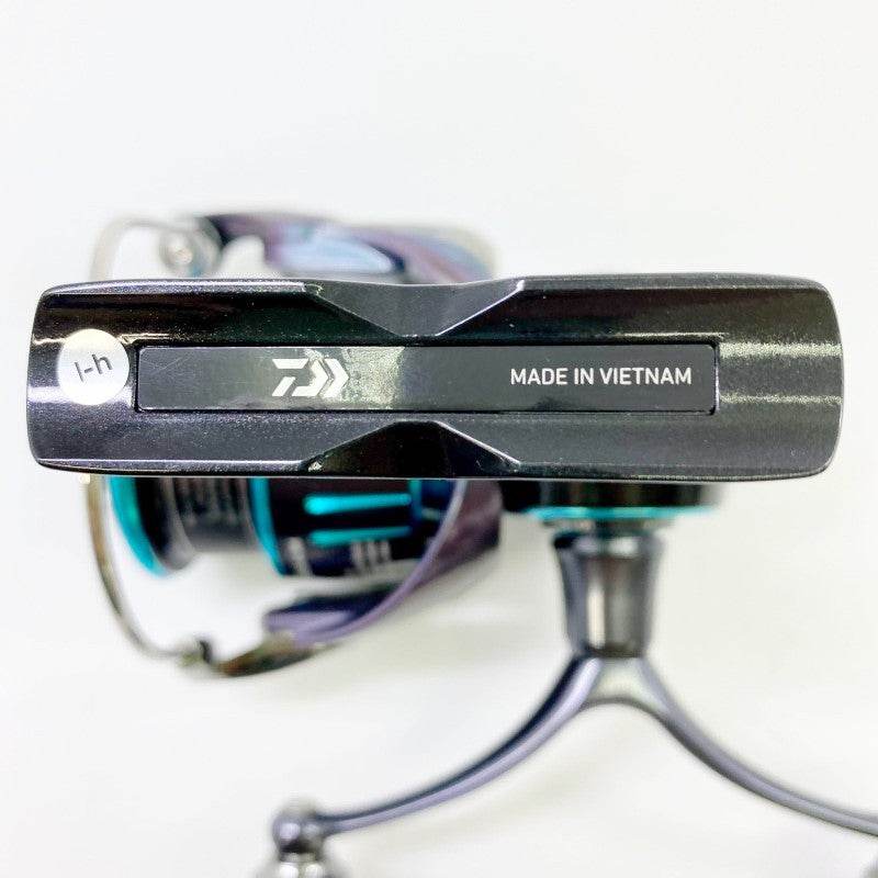 DAIWA 23 EMERALDAS RX FC LT 2500S-H-DH - Britannic Trade