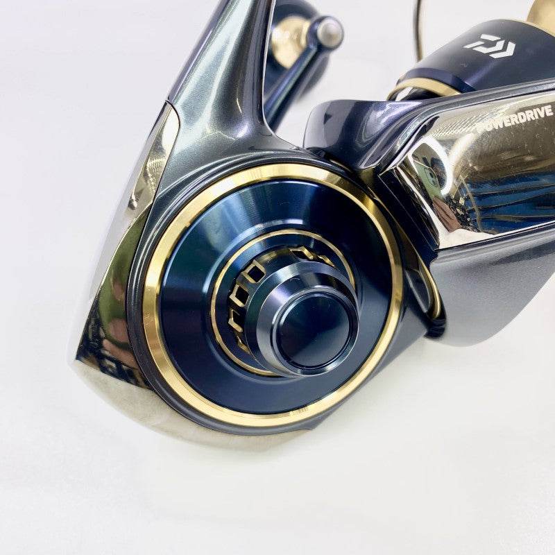 DAIWA 25 SALTIGA 8000-P - Britannic Trade