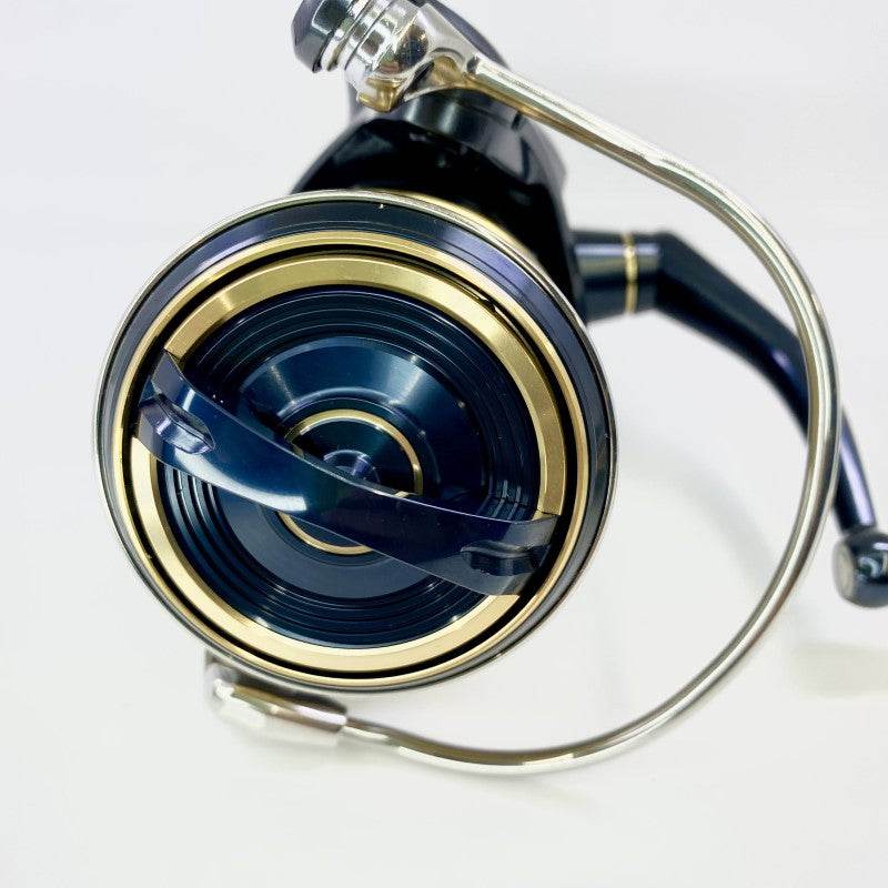 DAIWA 25 SALTIGA 8000-P - Britannic Trade