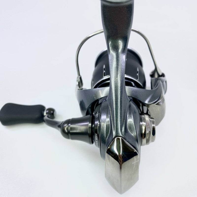 DAIWA 24 LUVIAS ST LT 2000S-P - Britannic Trade