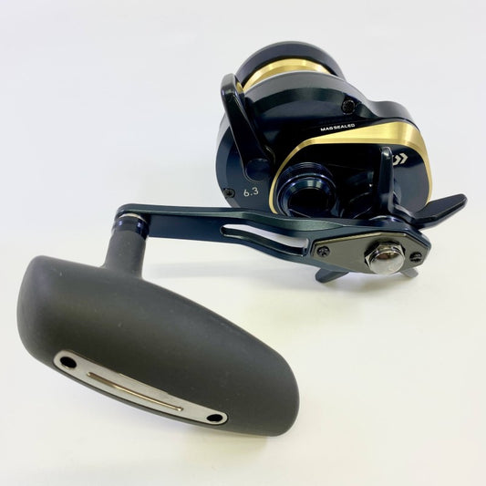 DAIWA 25 SALTIGA 10 RIGHT fishing reel — photo 2