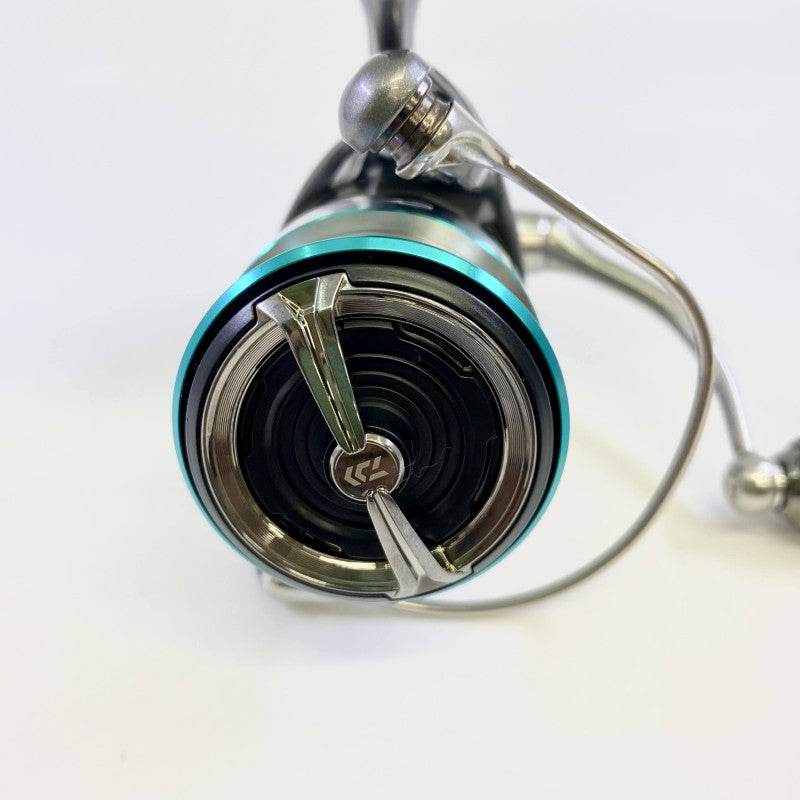 DAIWA 25 EMERALDAS AIR PC LT 2500-H - Britannic Trade