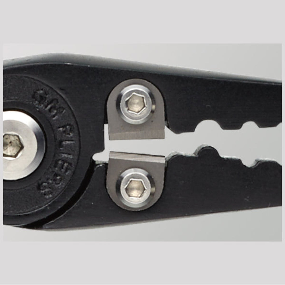 Golden Mean GM PLIERS TYPE3 Jr. 155m : 133g #GUN METAL fishing accessory — photo 3