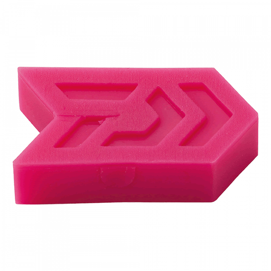 DAIWA LINE KEEPER with THREADER (2 pcs / pack) MAGENTA - Britannic Trade