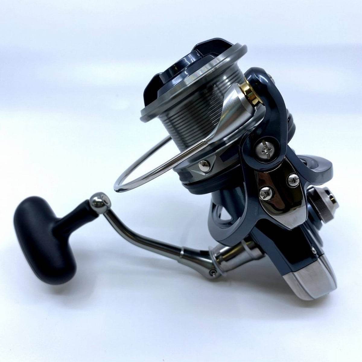 DAIWA 18 POWERSURF SS 4000 QD - Britannic Trade