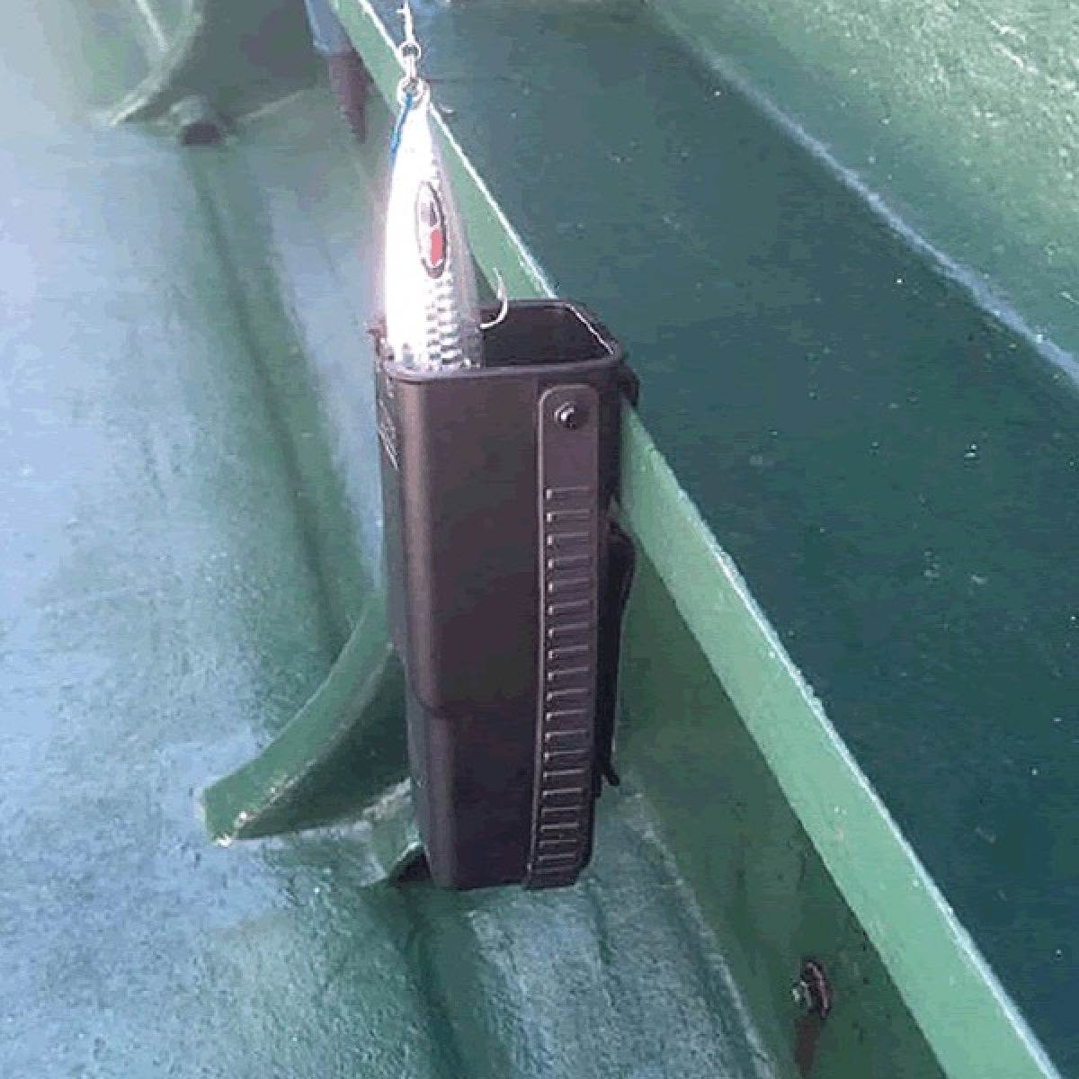 MEIHO LURE HOLDER BM 60×65×160mm MAT RED - Britannic Trade