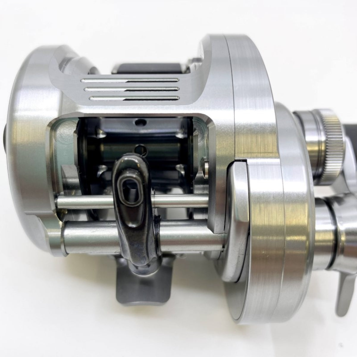 SHIMANO 20 CALCUTTA CONQUEST DC 201HG