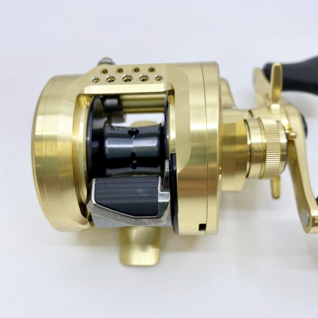 SHIMANO 21 CALCUTTA CONQUEST 200 RIGHT fishing reel
