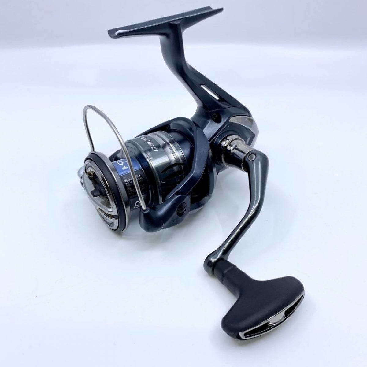 SHIMANO 22 MIRAVEL C3000 - Britannic Trade