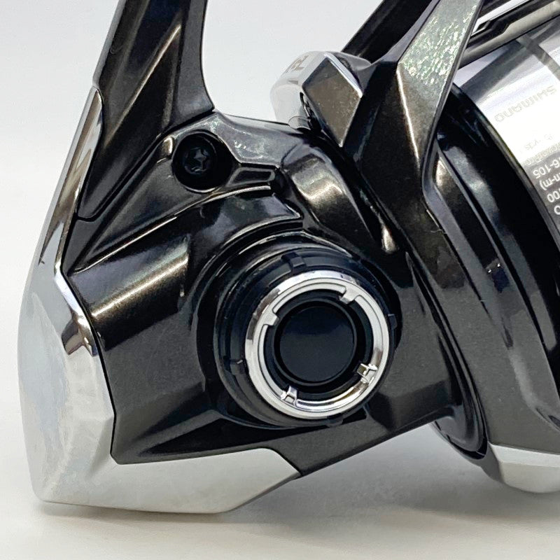 SHIMANO 23 VANQUISH C2000S fishing reel — photo 2