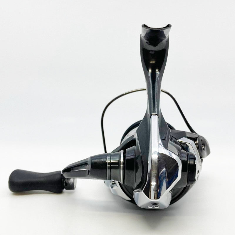 SHIMANO 23 VANQUISH C2000SHG fishing reel — photo 3