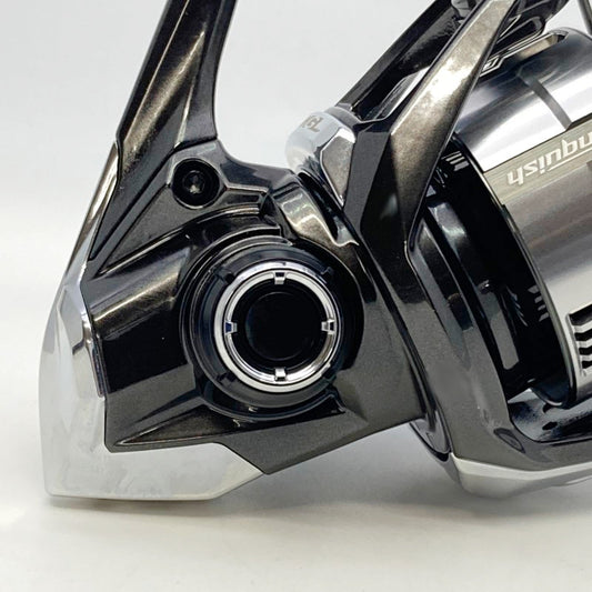 SHIMANO 23 VANQUISH C3000XG fishing reel — photo 2