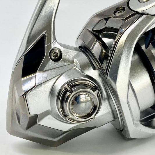 SHIMANO 23 STRADIC C2000SHG fishing reel — photo 2