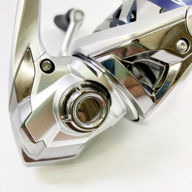 SHIMANO 23 STRADIC 2500S fishing reel — photo 2