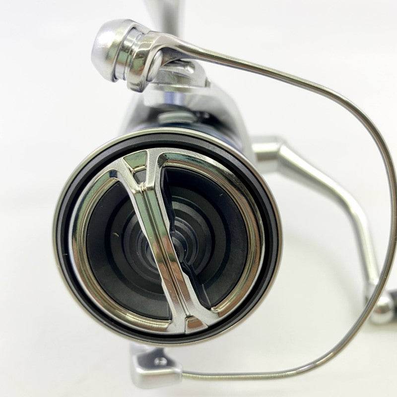 SHIMANO 23 STRADIC C3000HG - Britannic Trade
