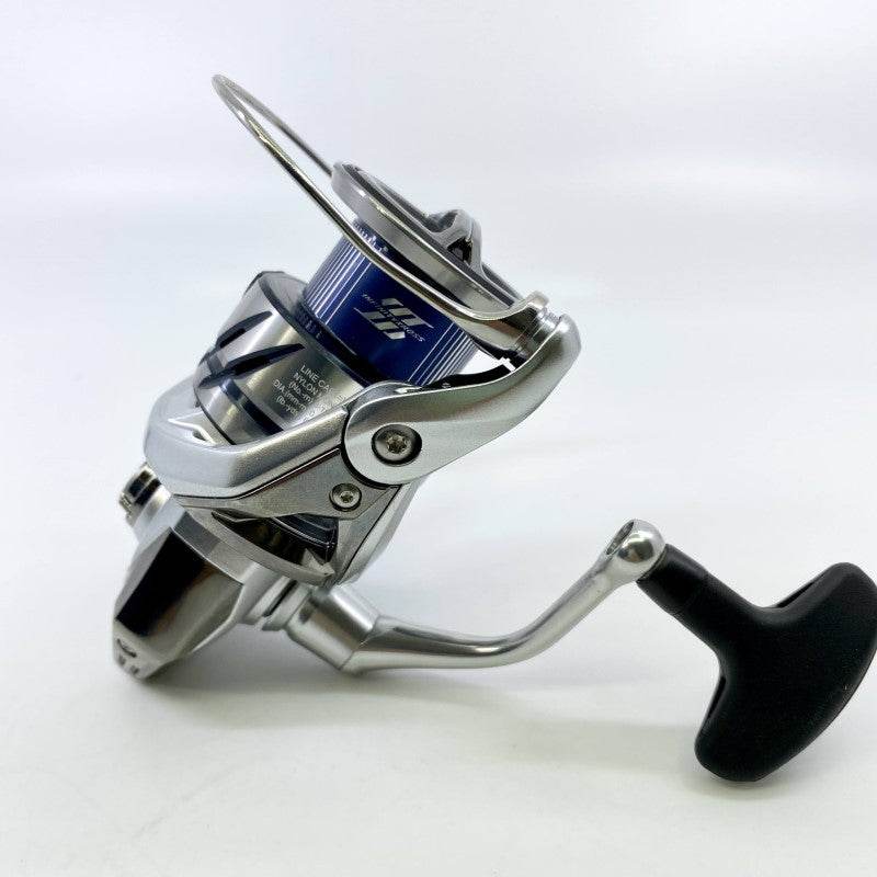 SHIMANO 23 STRADIC C3000HG - Britannic Trade