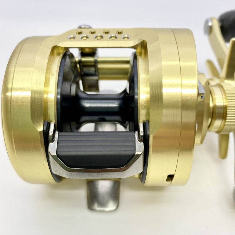SHIMANO 23 CALCUTTA CONQUEST MD 300XG - Britannic Trade