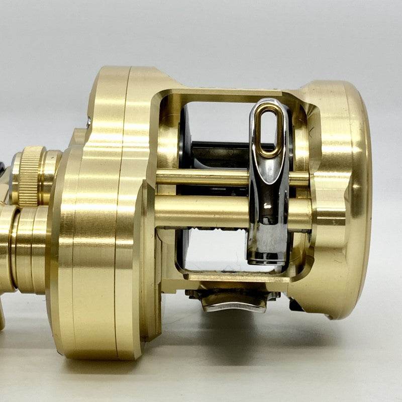 SHIMANO 23 CALCUTTA CONQUEST MD 300XGLH - Britannic Trade