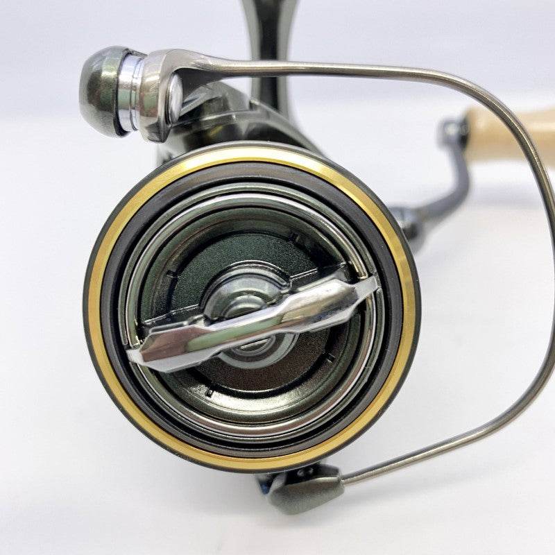 SHIMANO 23 CARDIFF XR C2000SHG - Britannic Trade