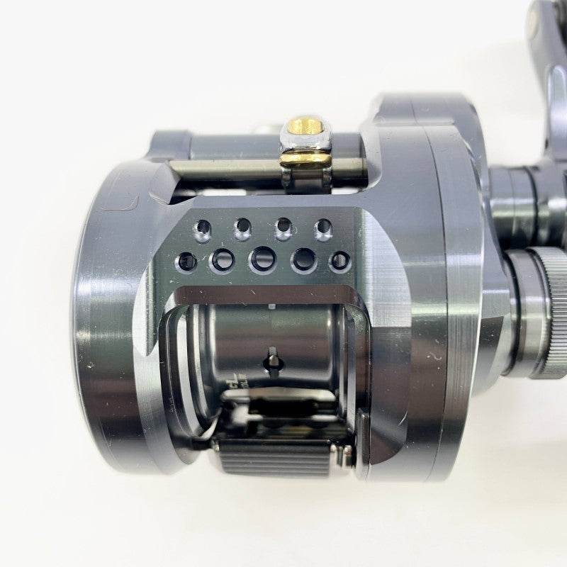 SHIMANO 24 CALCUTTA CONQUEST SE 30HG - Britannic Trade