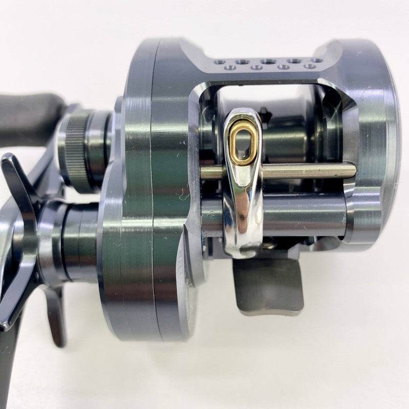 SHIMANO 24 CALCUTTA CONQUEST SE 30HG - Britannic Trade
