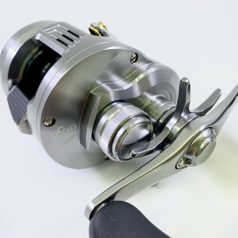 SHIMANO 26 CALCUTTA CONQUEST DC 100MG RIGHT fishing reel — photo 3