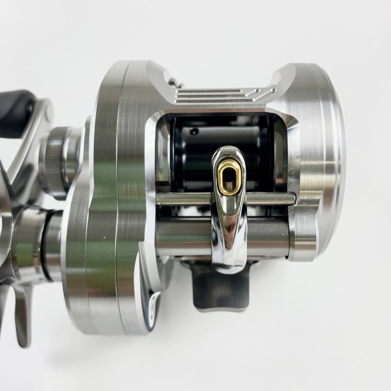 SHIMANO 26 CALCUTTA CONQUEST DC 200PG RIGHT