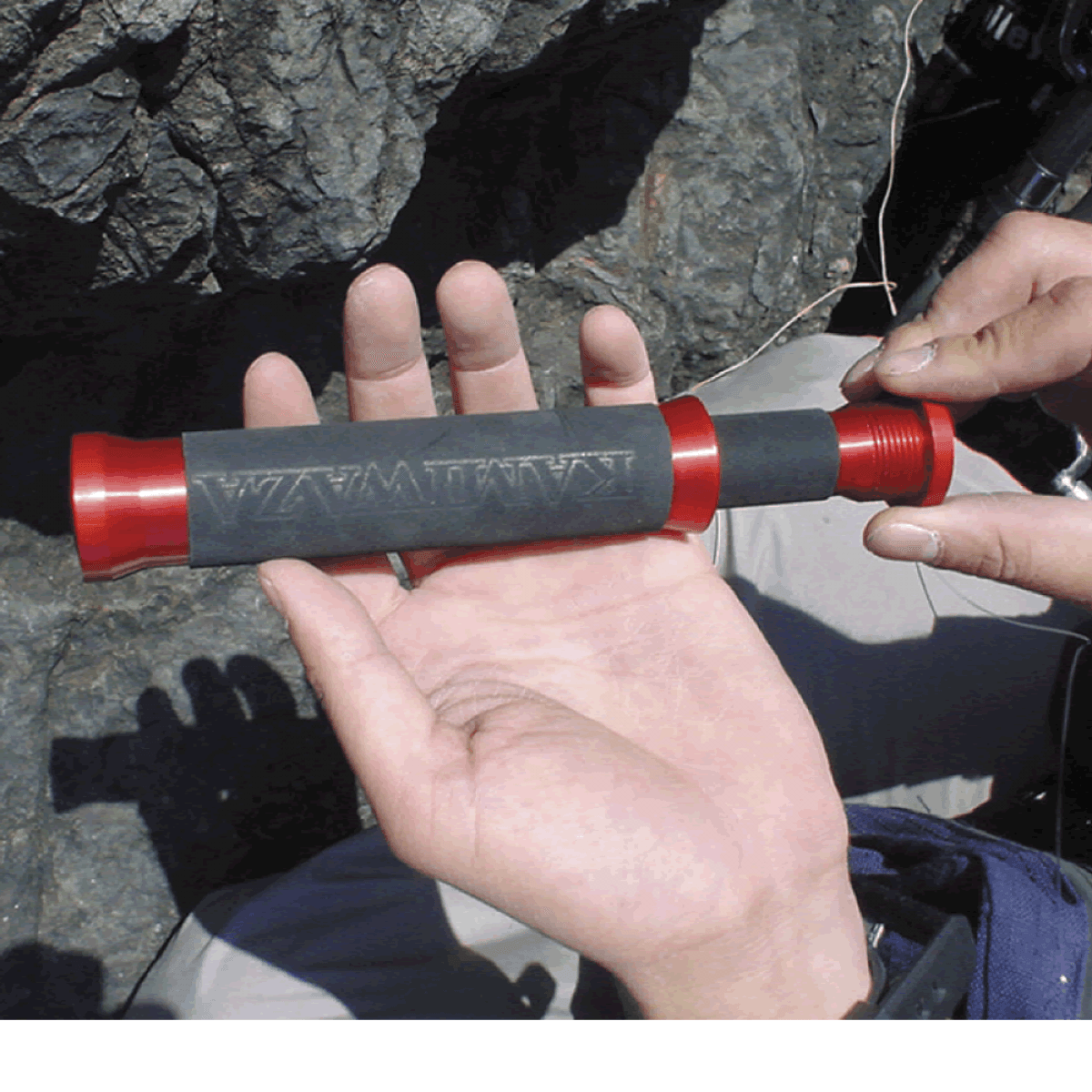 KAMIWAZA DUAL MINI STICK 105mmx20.5mm BLACK - Britannic Trade