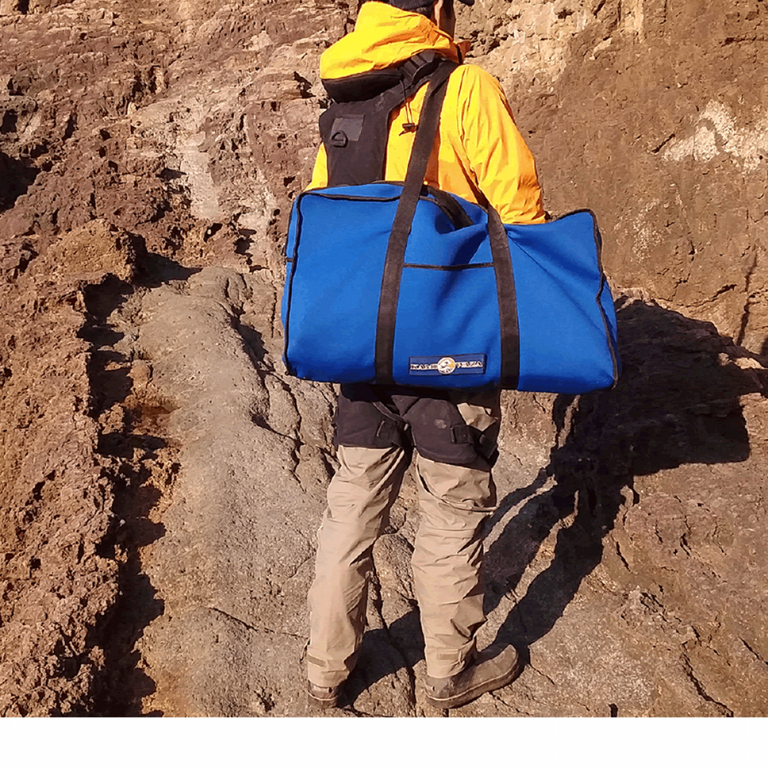 KAMIWAZA FISH CARRY BAG II TOTE BAG 90 x 40 x 10 (cm) BIG SIZE BLUE fishing accessory — photo 3