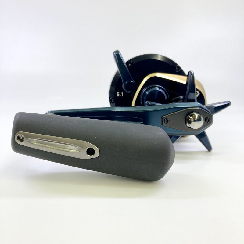 DAIWA 25 SALTIGA 35 RIGHT fishing reel — photo 2