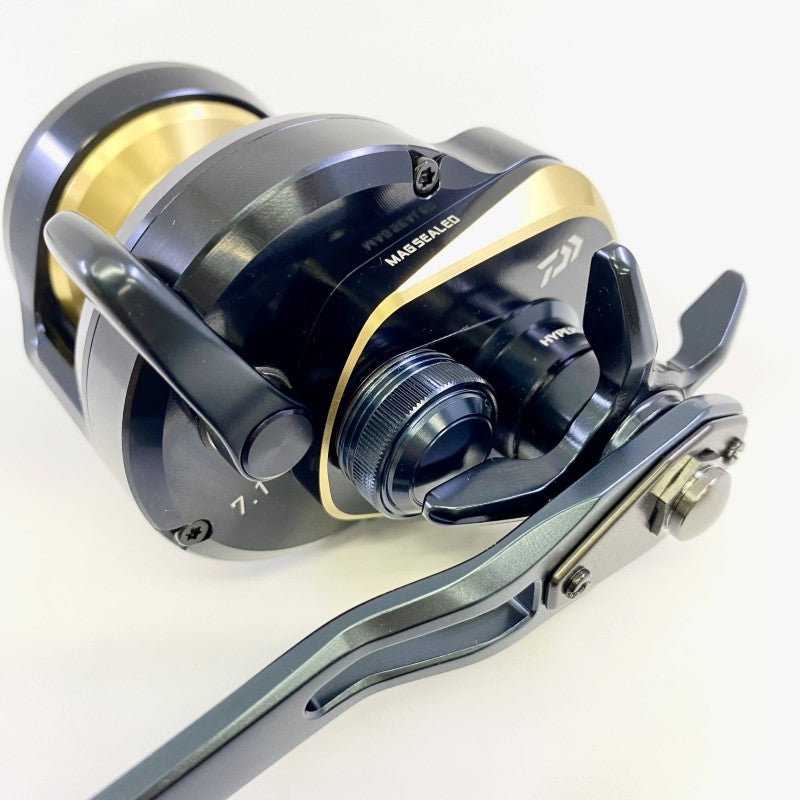 DAIWA SALTIGA 10 25 SALTIGA 10H RIGHT fishing reel — photo 3