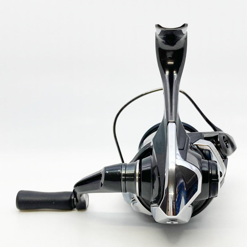 SHIMANO 23 VANQUISH C2000S fishing reel — photo 3