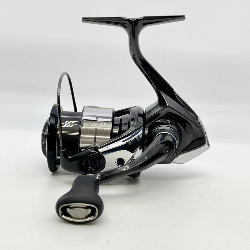 SHIMANO 23 VANQUISH C2500S fishing reel
