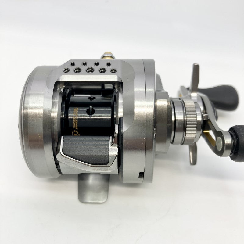 SHIMANO 23 CALCUTTA CONQUEST BFS XG RIGHT fishing reel