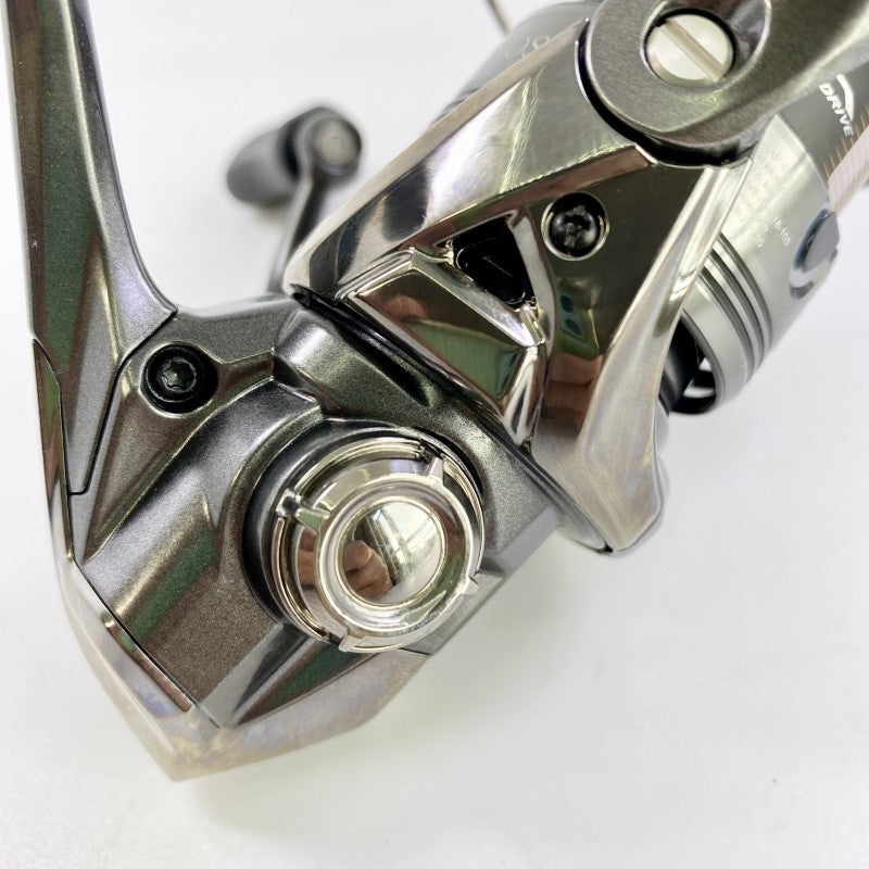 SHIMANO 24 TWINPOWER C2000S fishing reel — photo 2
