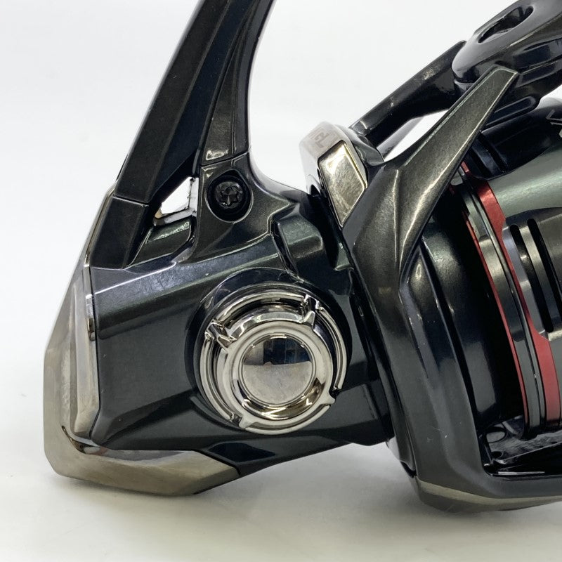 SHIMANO 24 VANFORD C2000S fishing reel — photo 2