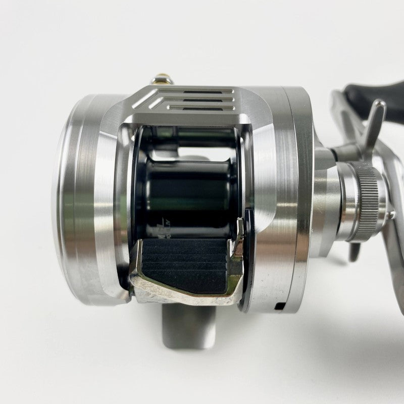 SHIMANO 26 CALCUTTA CONQUEST DC 200PG RIGHT
